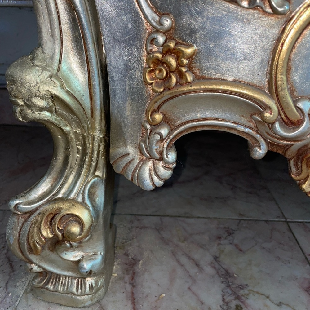 French Victorian Rocco Vanity - Picture 6 of 8